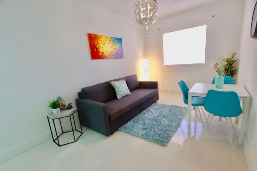 Modern 1/1, Half A Block From The Ocean Leilighet Miami Beach Eksteriør bilde